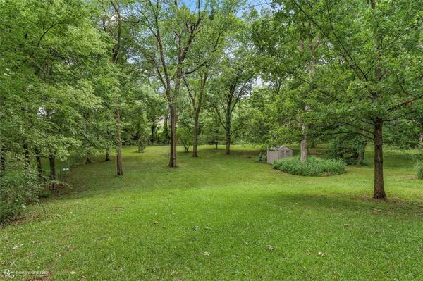 210 Country Club Drive, Benton, LA 71006