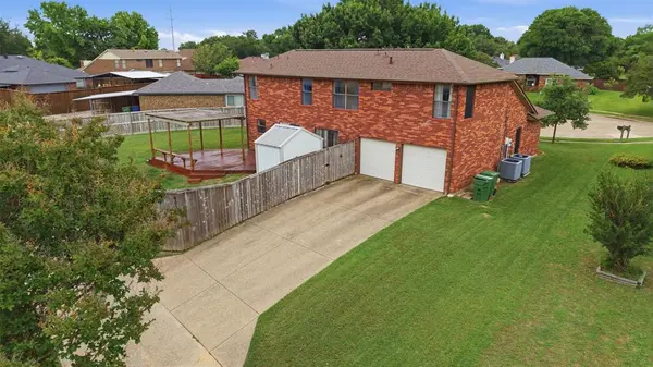 605 Buttercup Circle, Garland, TX 75040