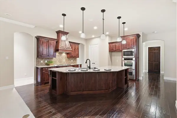 1204 Sundown Drive, Flower Mound, TX 75028