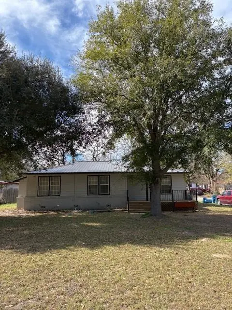 401 Reynolds Road, Athens, TX 75751
