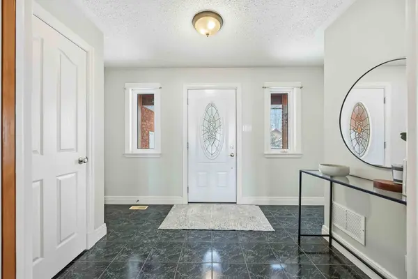 28 Birch Island RD, Scugog, ON L0B 1K0