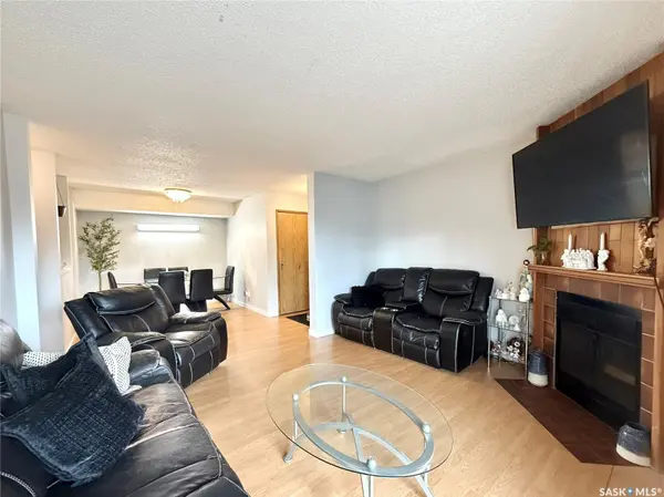 335 Kingsmere BOULEVARD #101, Saskatoon, SK S7J 4J6
