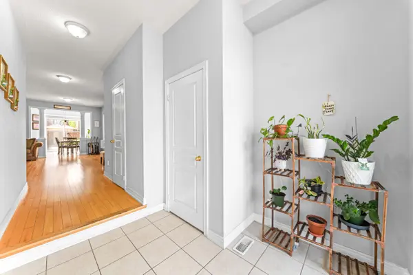 15 Vanderpool CRES, Brampton, ON L6P 3W9