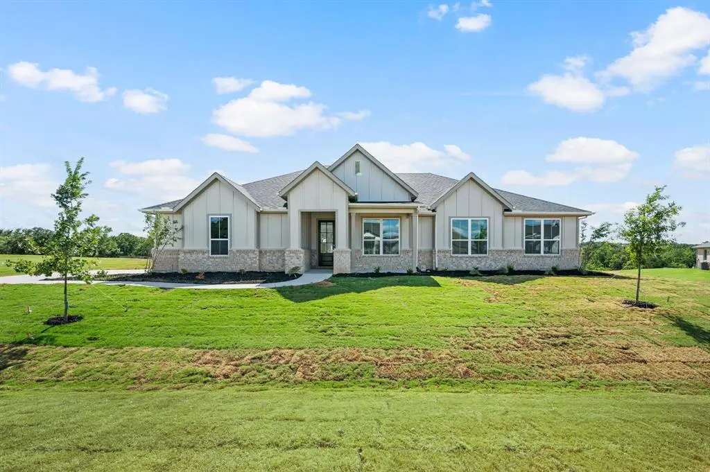 110 Brush Creek Drive, Boyd, TX 76023