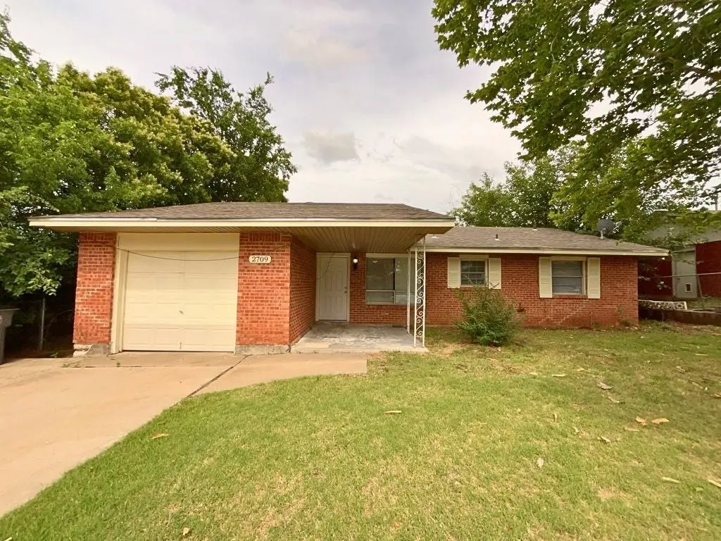 2709 NW Hilltop Drive, No City, OK 73507