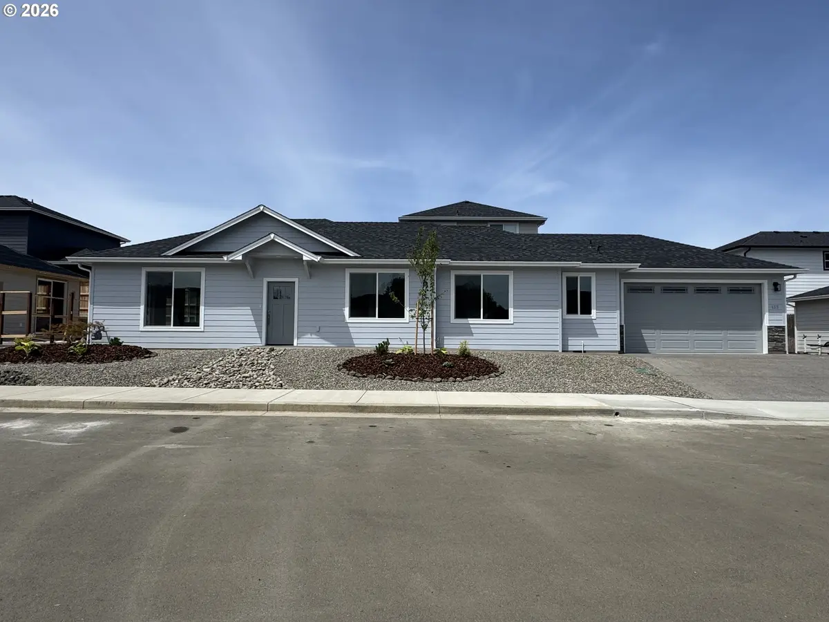 135 ELKTON ST, Sutherlin, OR 97479