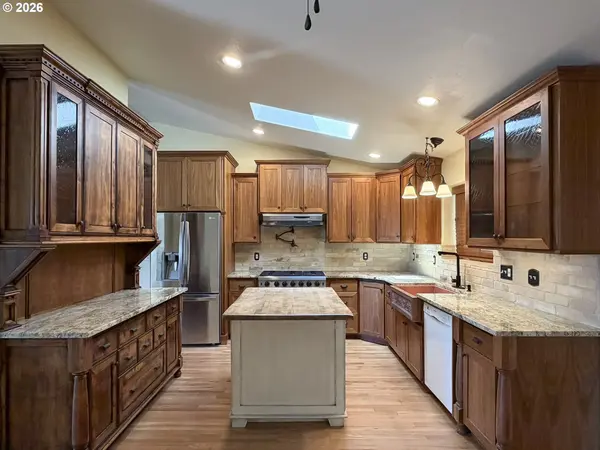 912 EASY ST, Brookings, OR 97415