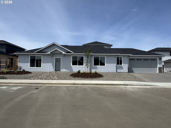 135 ELKTON ST, Sutherlin, OR 97479
