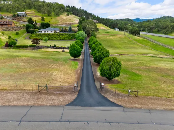 227 DARLEY DR, Roseburg, OR 97471