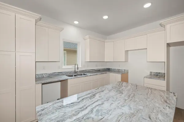 31610 Beaver CIR, New Boston City, MI 48164
