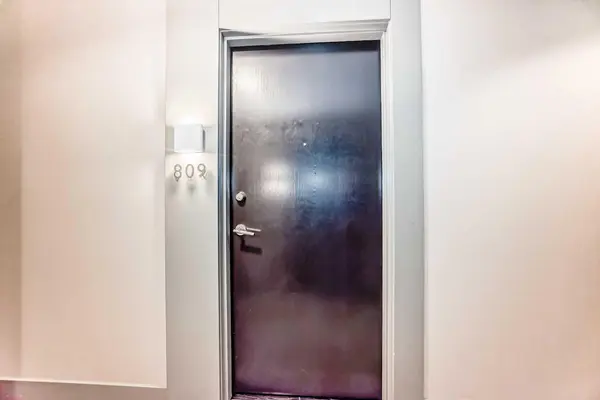 550 Riverfront AVE SE #809, Calgary, AB T2G 1E5