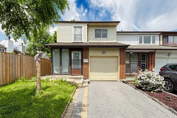 57 Springhouse SQ, Toronto E05, ON M1W 2X2