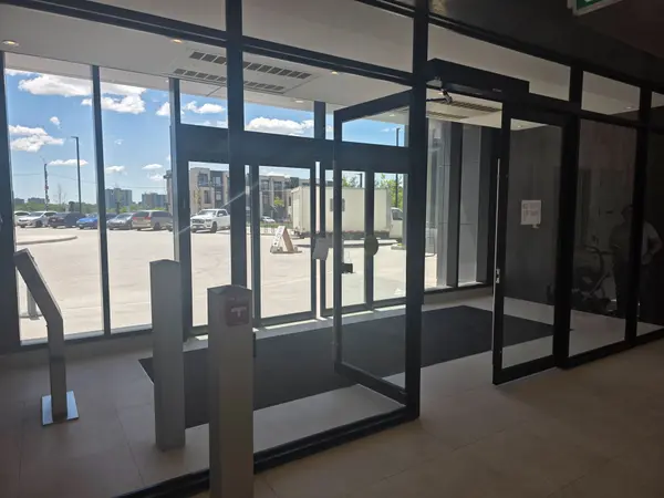 10 Flavelle TRL #704, Vaughan, ON L4L 0M9