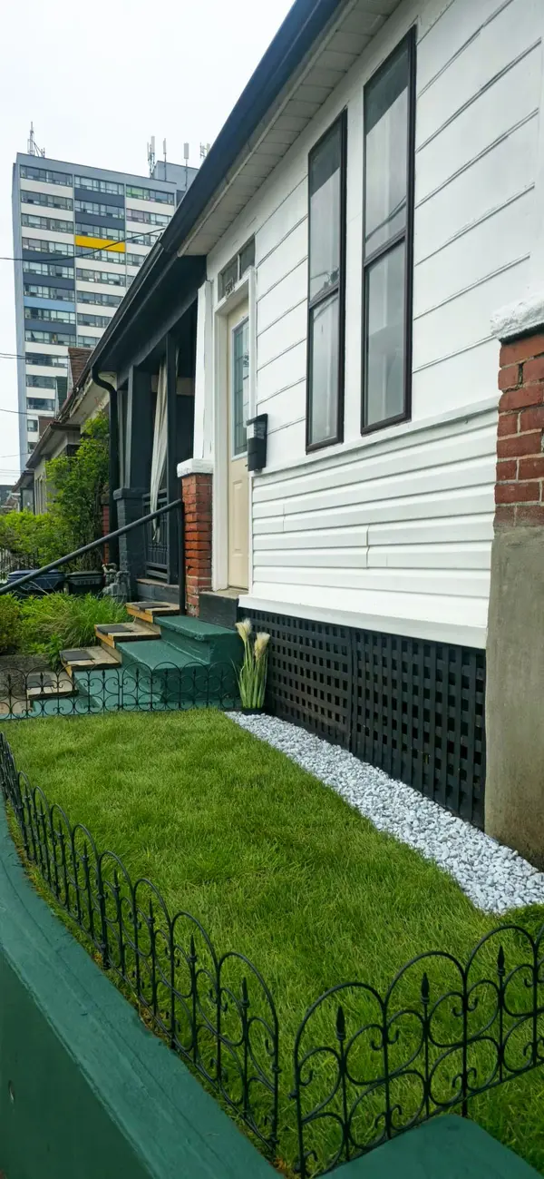 1314 Dupont ST, Toronto W02, ON M6H 2A7