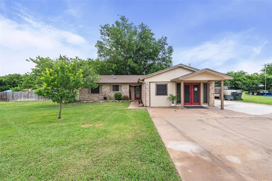 2015 Roberts Drive, Granbury, TX 76048
