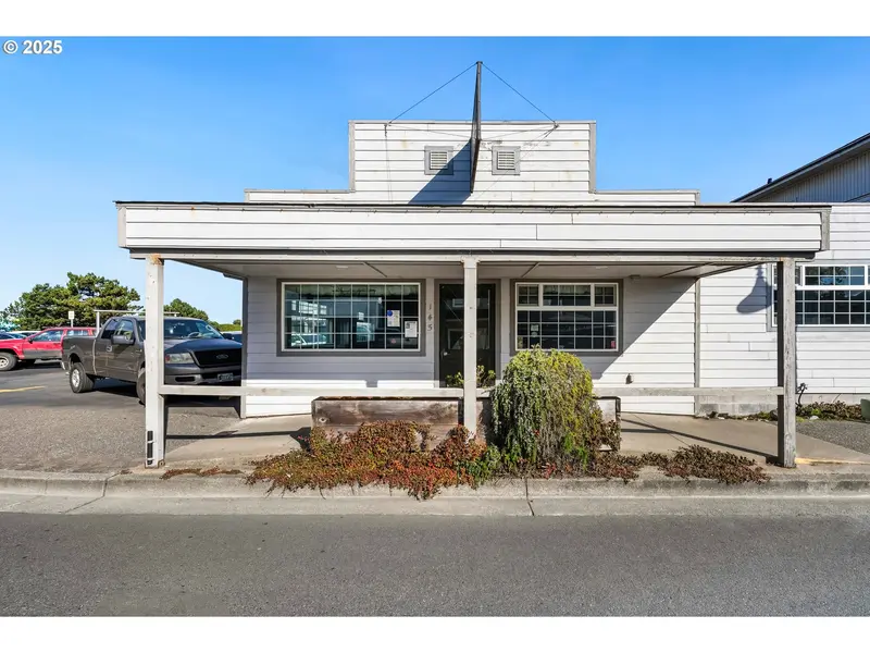 145 2ND ST, Bandon, OR 97411