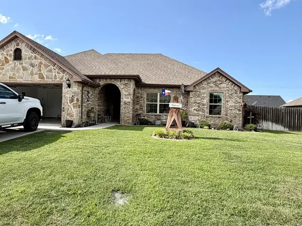 2105 Stonegate Boulevard, Bridgeport, TX 76426