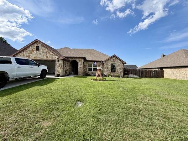 2105 Stonegate Boulevard, Bridgeport, TX 76426