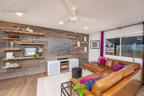 622 Pioneer LN, Colorado Springs, CO 80904