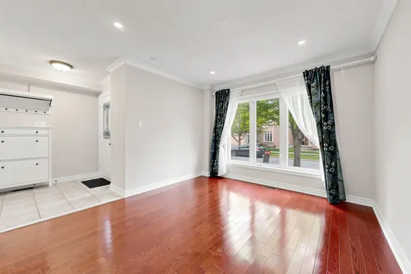 204 Everett ST, Markham, ON L6E 1H2