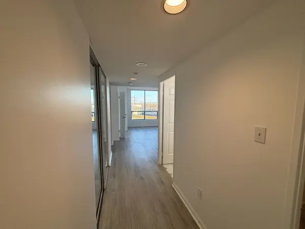 101 Subway CRES #405, Toronto W08, ON M9B 6K4