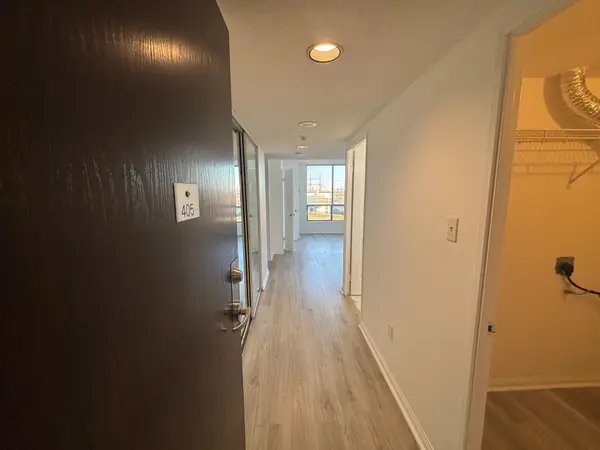101 Subway CRES #405, Toronto W08, ON M9B 6K4