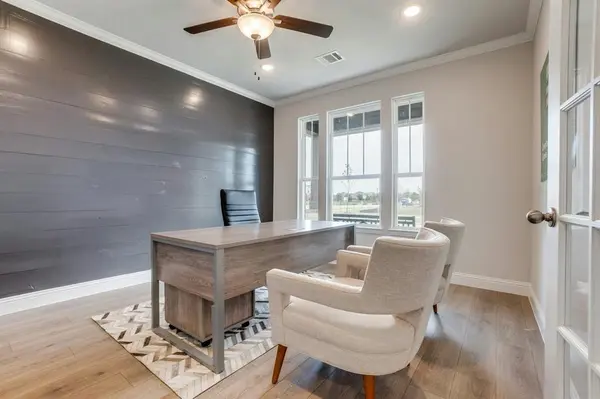 721 Stone Eagle Drive, Azle, TX 76020
