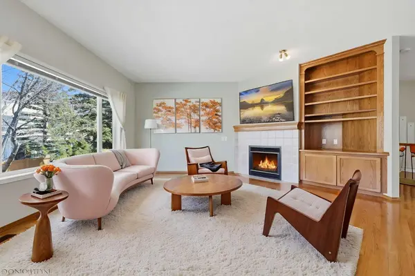 37 Rocky Ridge GDNS NW, Calgary, AB T3G 4V7