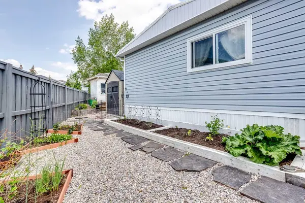 99 Arbour Lake RD NW #271, Calgary, AB T3G4E4