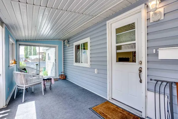 99 Arbour Lake RD NW #271, Calgary, AB T3G4E4