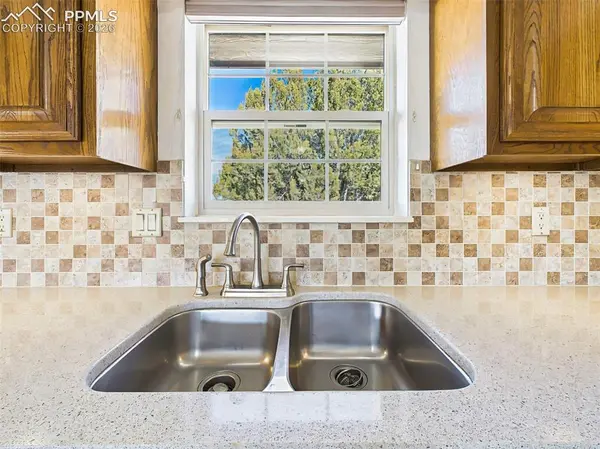 611 Q ST, Penrose, CO 81240