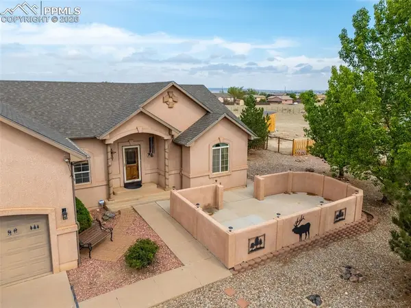 553 S Saunders DR, Pueblo West, CO 81007