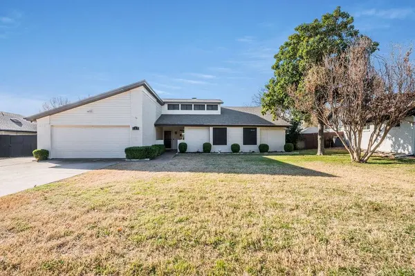117 Haywood Drive, Benbrook, TX 76126