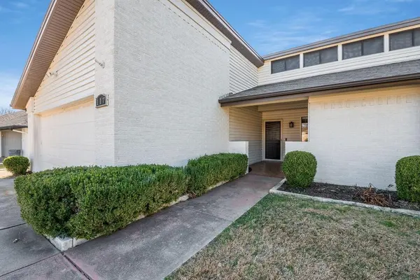 117 Haywood Drive, Benbrook, TX 76126