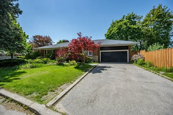 33 Tinder CRES, Toronto C13, ON M4A 1L2