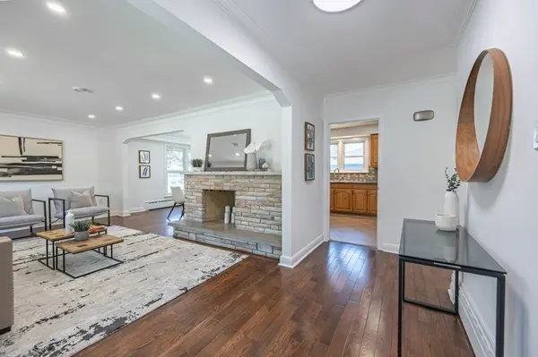 33 Tinder CRES, Toronto C13, ON M4A 1L2