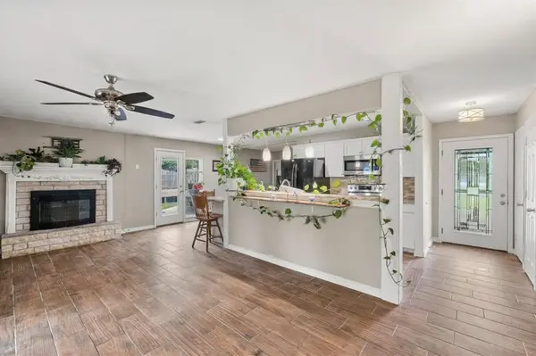 2015 Roberts Drive, Granbury, TX 76048