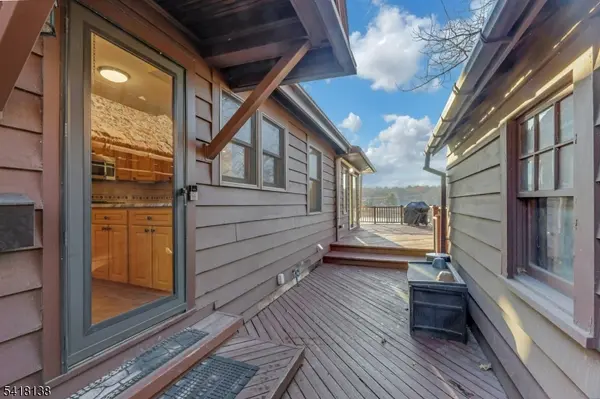 10 Lake Drive West, Wayne Twp., NJ 07470