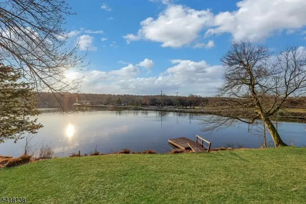 10 Lake Drive West, Wayne Twp., NJ 07470