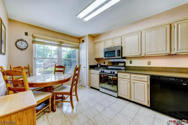 615 REVERE CT, Raritan Twp., NJ 08822