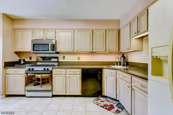 615 REVERE CT, Raritan Twp., NJ 08822