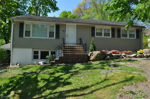 176 Yawpo Ave, Oakland Boro, NJ 07436