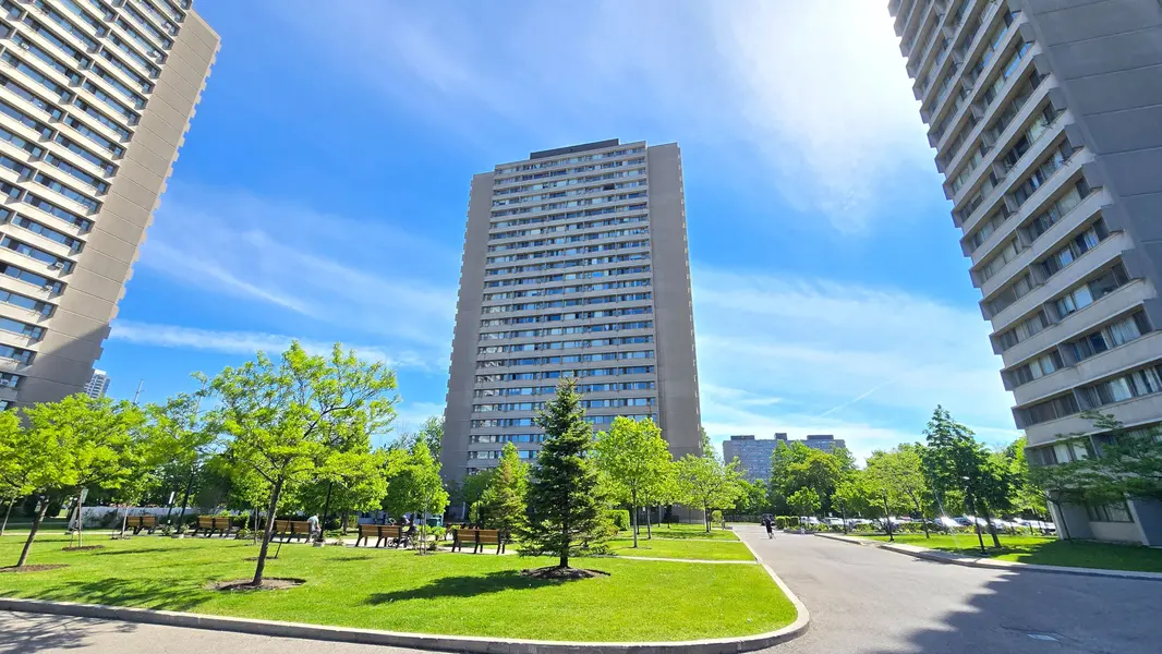 725 Don Mills RD #2108, Toronto C11, ON M3C 1S8