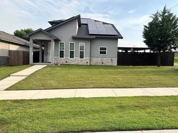 600 Atlanta Street, Fort Worth, TX 76104