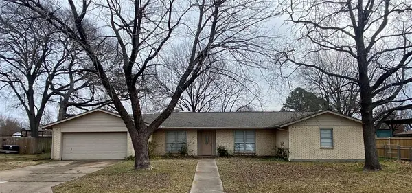 2004 Blue Bird Circle,  Bonham,  TX 75418