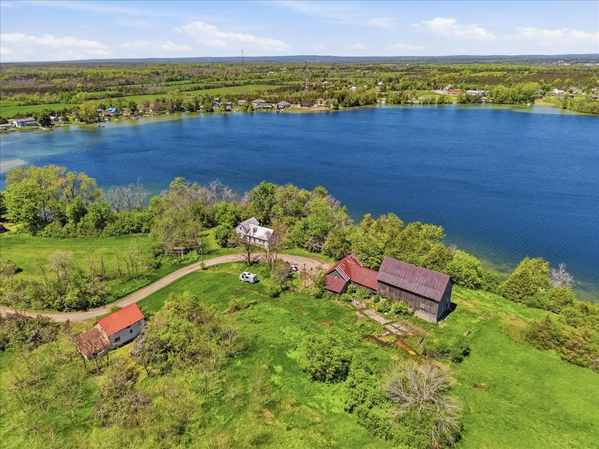 115 Gibson RD, Prince Edward County, ON K0K 1A0