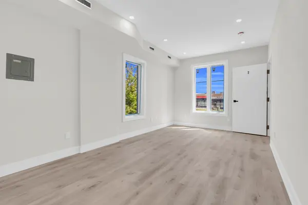 36 Park RD S #2, Oshawa, ON L1J 4G8