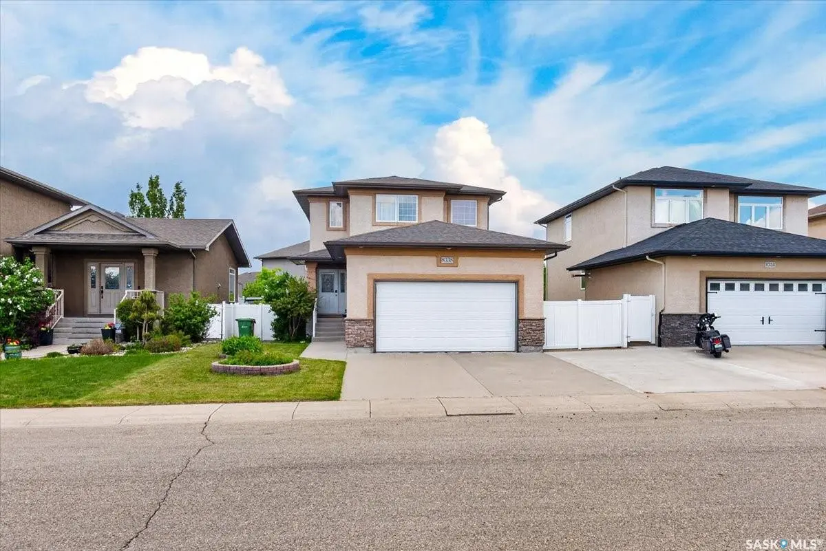 8338 Wascana Gardens WAY, Regina, SK S4V 1E8