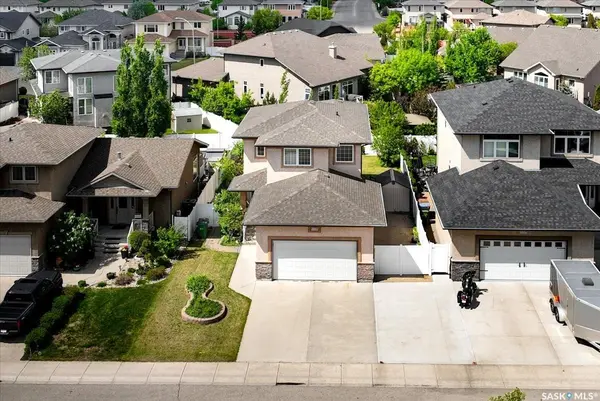 8338 Wascana Gardens WAY, Regina, SK S4V 1E8