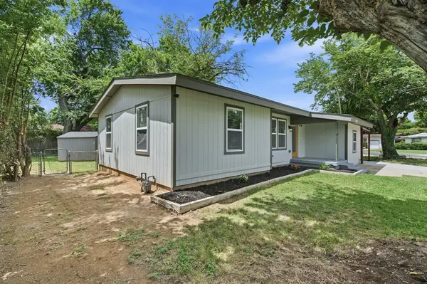 552 Souder Drive, Hurst, TX 76053